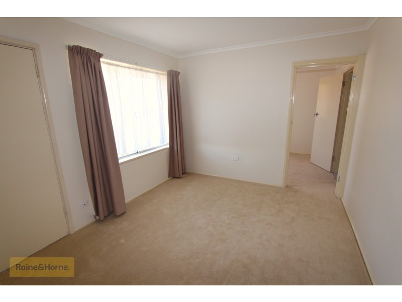 54 Rocket Street, Bathurst NSW 2795