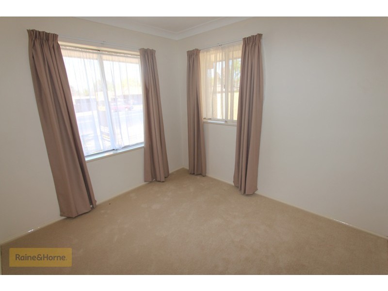 54 Rocket Street, Bathurst NSW 2795