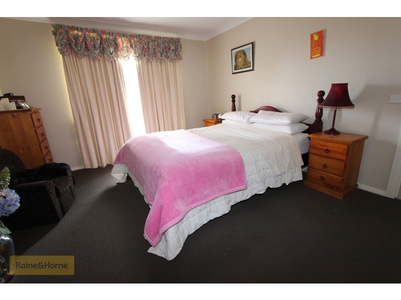 75 Locke Street, Raglan NSW 2795