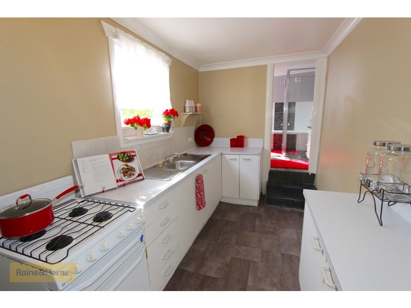 9 Devonshire Lane, Bathurst NSW 2795