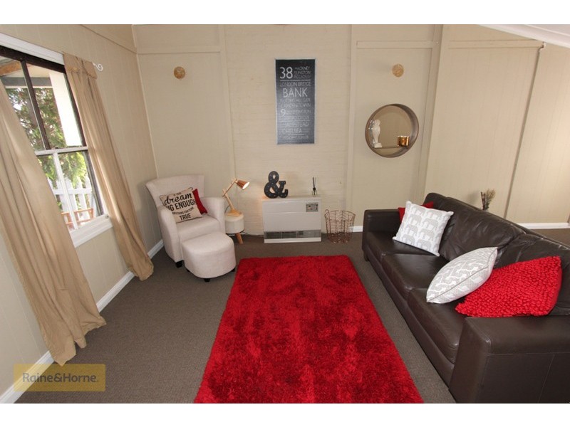 9 Devonshire Lane, Bathurst NSW 2795