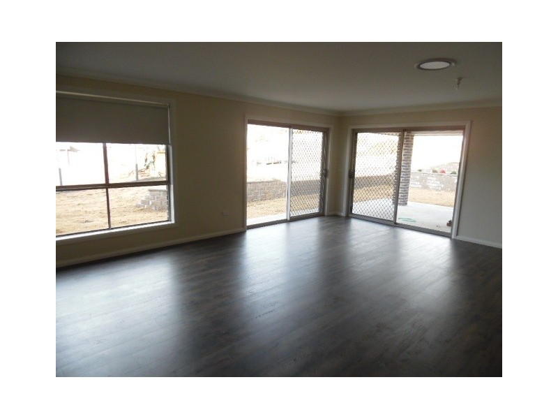 23 Parer Rd, Bathurst NSW 2795