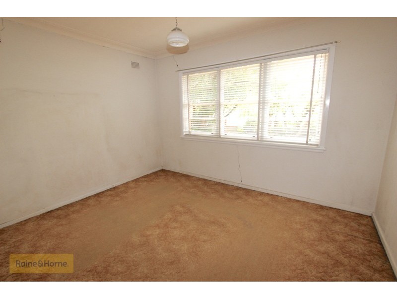 92 Hope Street, Bathurst NSW 2795