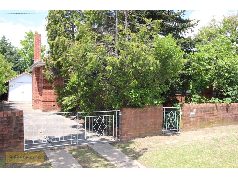 92 Hope Street, Bathurst NSW 2795