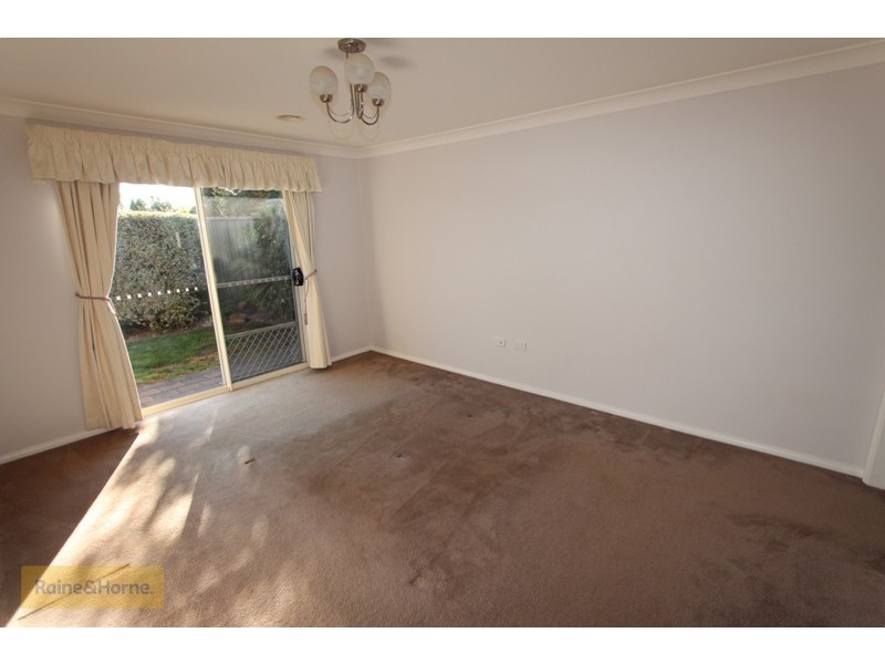 1 Caples Close, Kelso NSW 2795