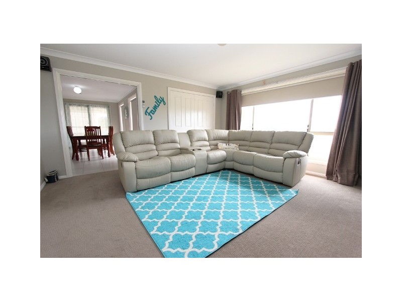 12 Robindale Court, Robin Hill NSW 2795