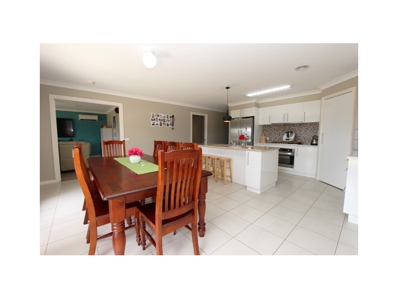 12 Robindale Court, Robin Hill NSW 2795