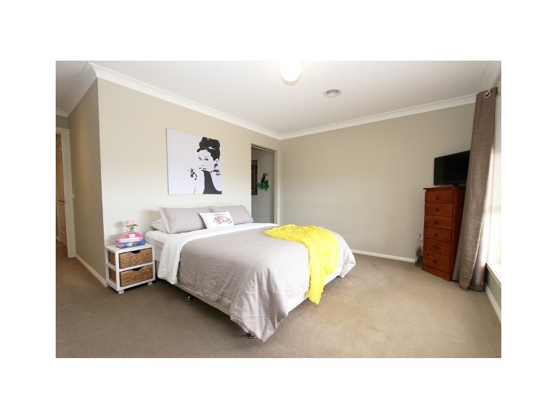 12 Robindale Court, Robin Hill NSW 2795