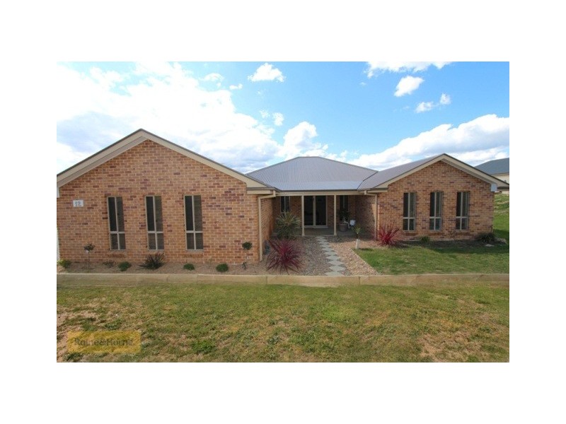 12 Robindale Court, Robin Hill NSW 2795