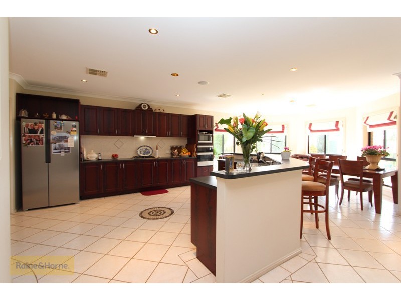 1 Lister Crescent, Kelso NSW 2795