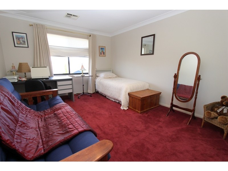 1 Lister Crescent, Kelso NSW 2795