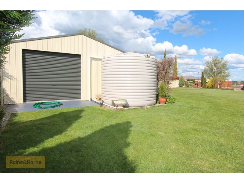1 Lister Crescent, Kelso NSW 2795