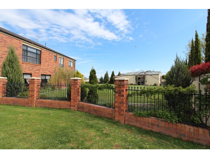 1 Lister Crescent, Kelso NSW 2795