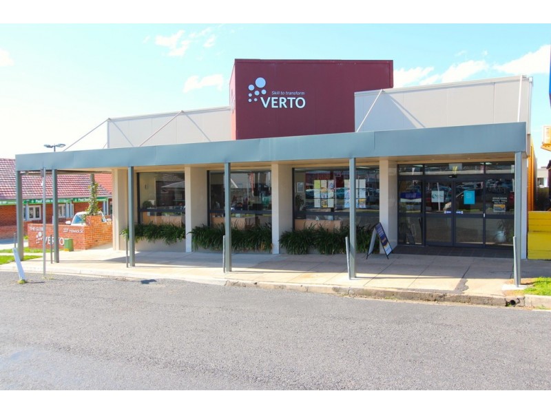 225 Howick St, Bathurst NSW 2795