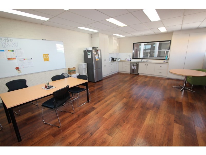 225 Howick St, Bathurst NSW 2795