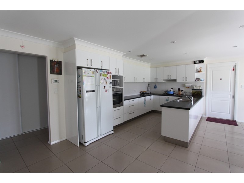 30 Plumb Street, Blayney NSW 2799