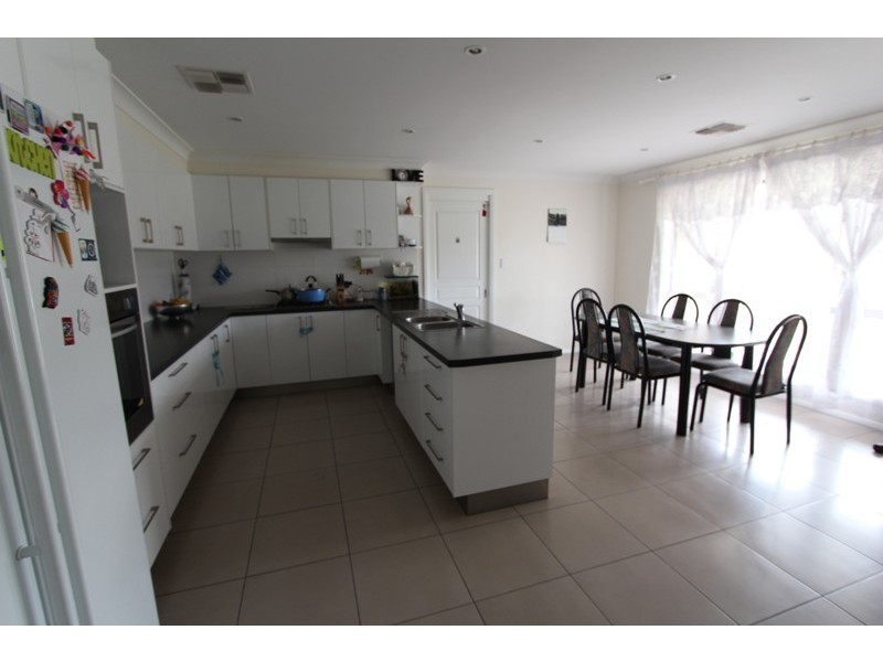 30 Plumb Street, Blayney NSW 2799