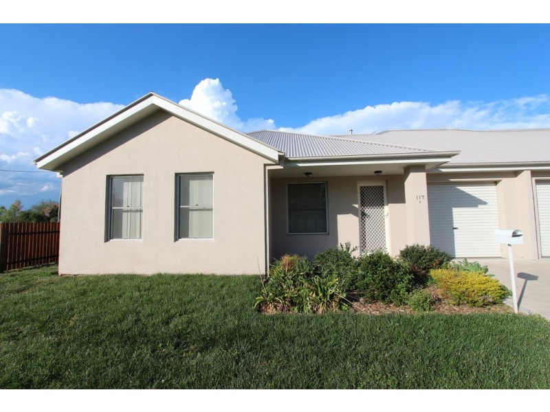 2/117 Morrisset Street, Bathurst NSW 2795
