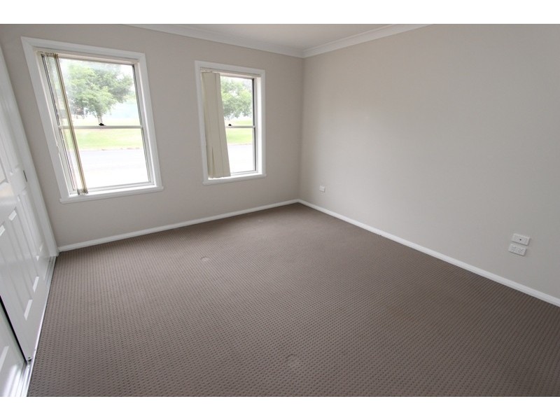 2/117 Morrisset Street, Bathurst NSW 2795