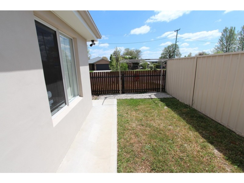 2/117 Morrisset Street, Bathurst NSW 2795