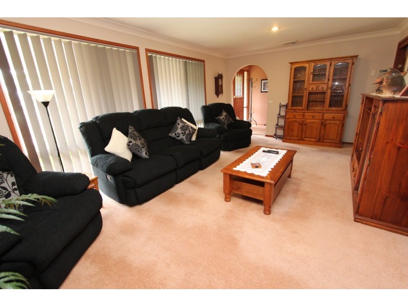 11 Thomas Close, South Bathurst NSW 2795