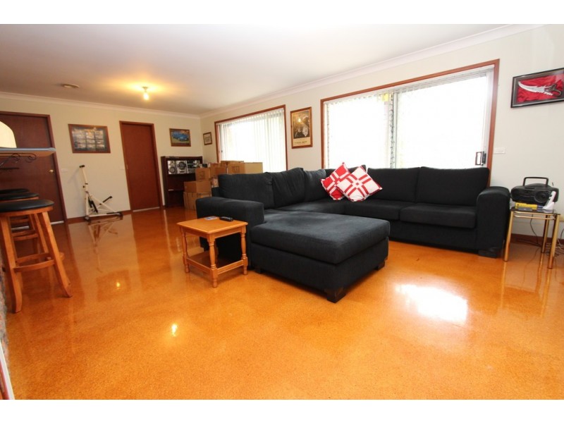 11 Thomas Close, South Bathurst NSW 2795