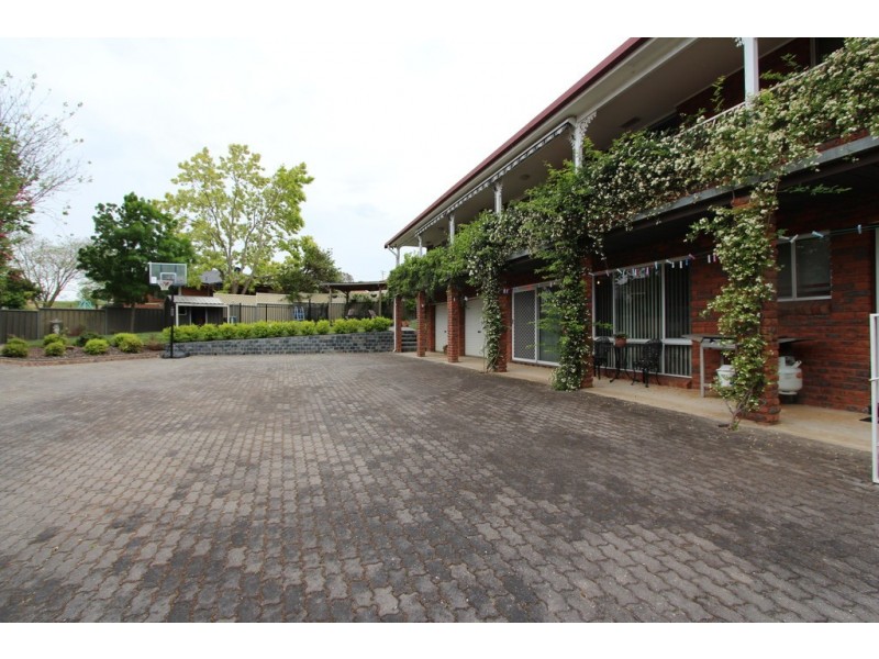 11 Thomas Close, South Bathurst NSW 2795