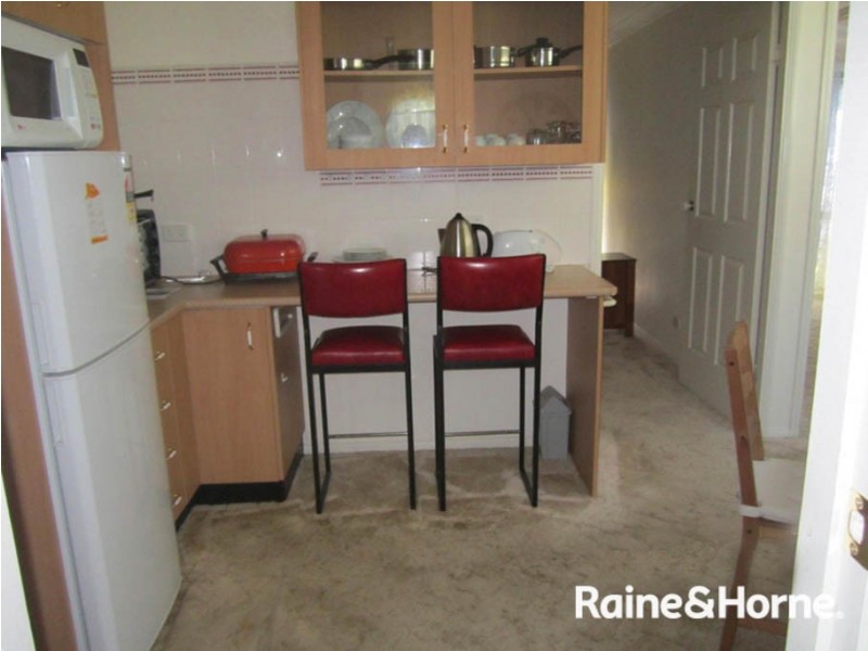 8 Dunrossill Crescent, West Bathurst NSW 2795