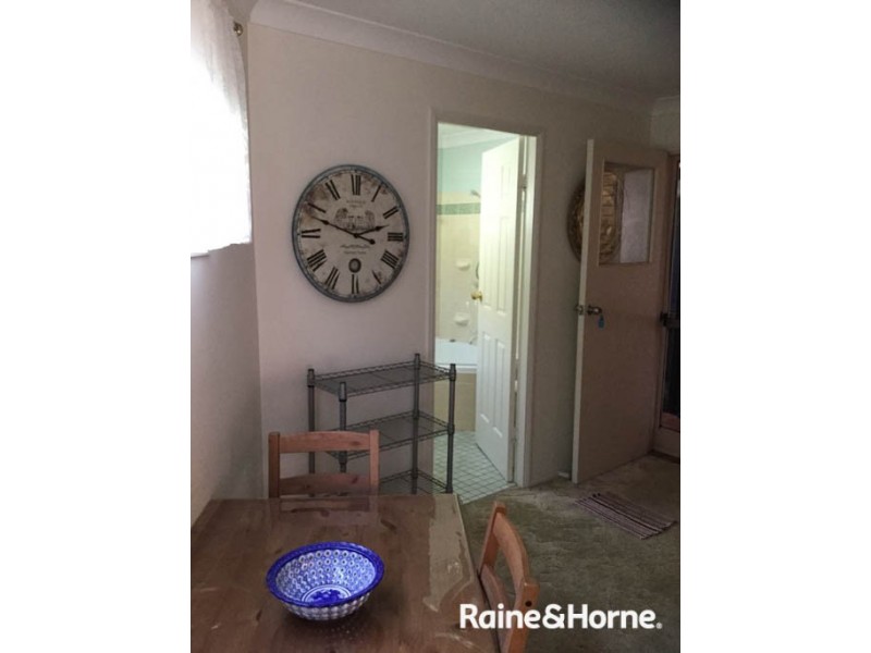 8 Dunrossill Crescent, West Bathurst NSW 2795