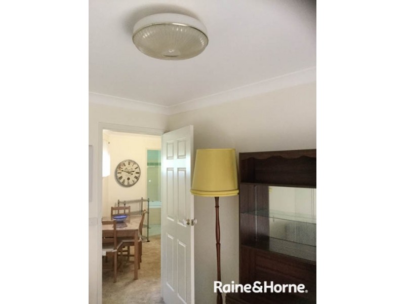 8 Dunrossill Crescent, West Bathurst NSW 2795