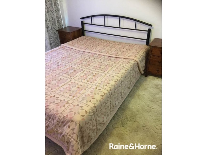 8 Dunrossill Crescent, West Bathurst NSW 2795