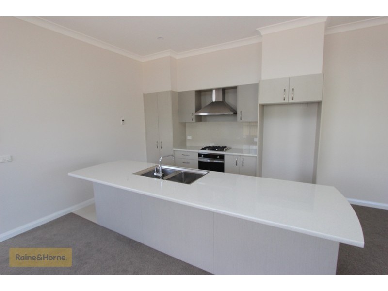 311 Howick Street, Bathurst NSW 2795