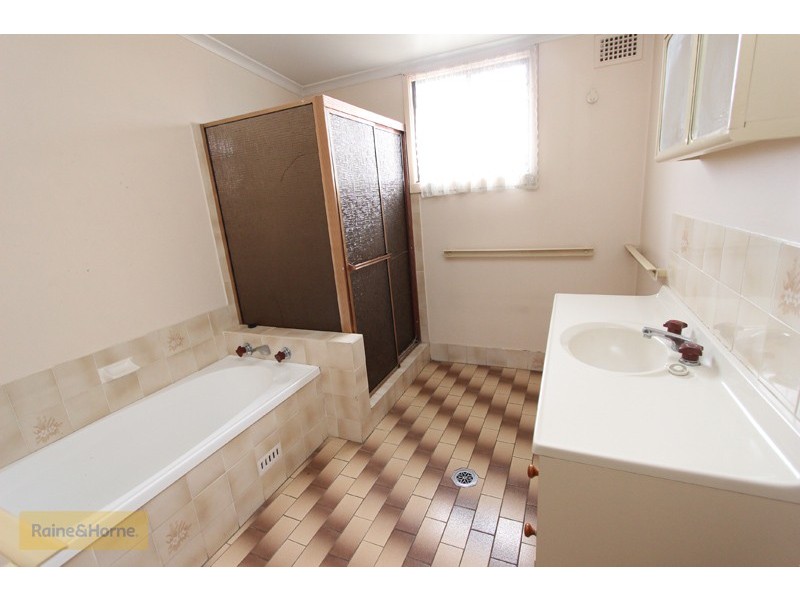 72 Sydney Road, Kelso NSW 2795