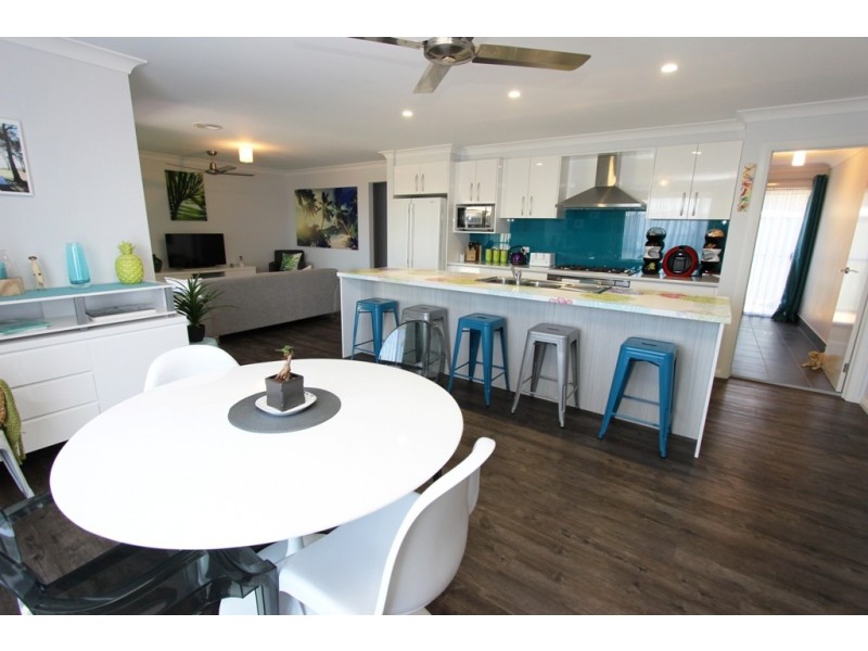 6 Phillip Street, Llanarth NSW 2795