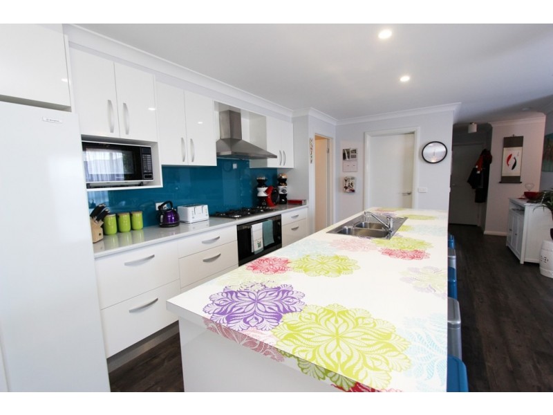 6 Phillip Street, Llanarth NSW 2795