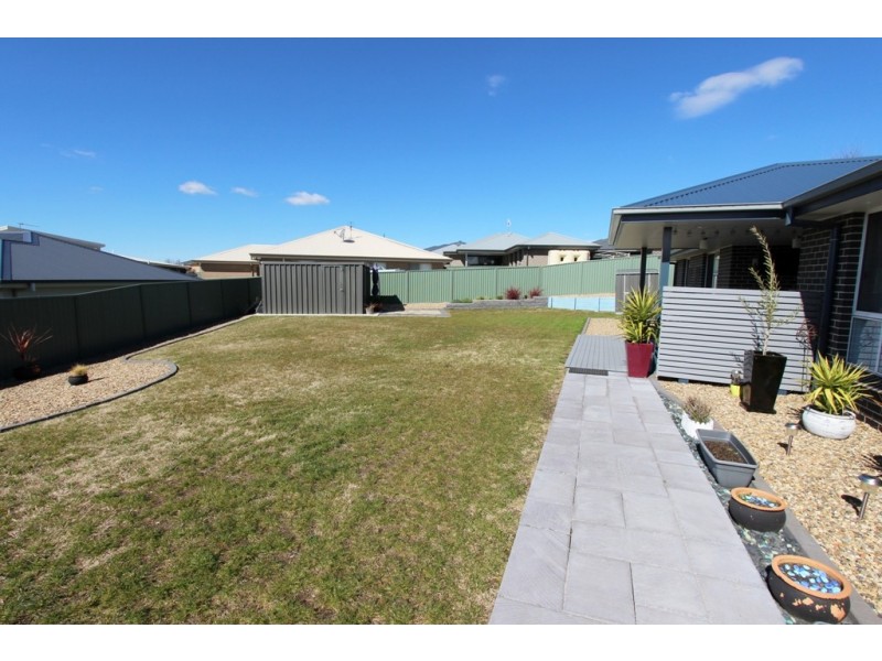 6 Phillip Street, Llanarth NSW 2795