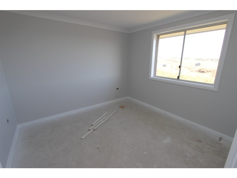 81 Graham Drive, Kelso NSW 2795