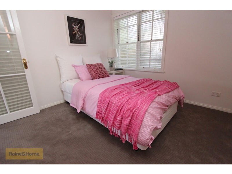 246 Peel Street, Bathurst NSW 2795