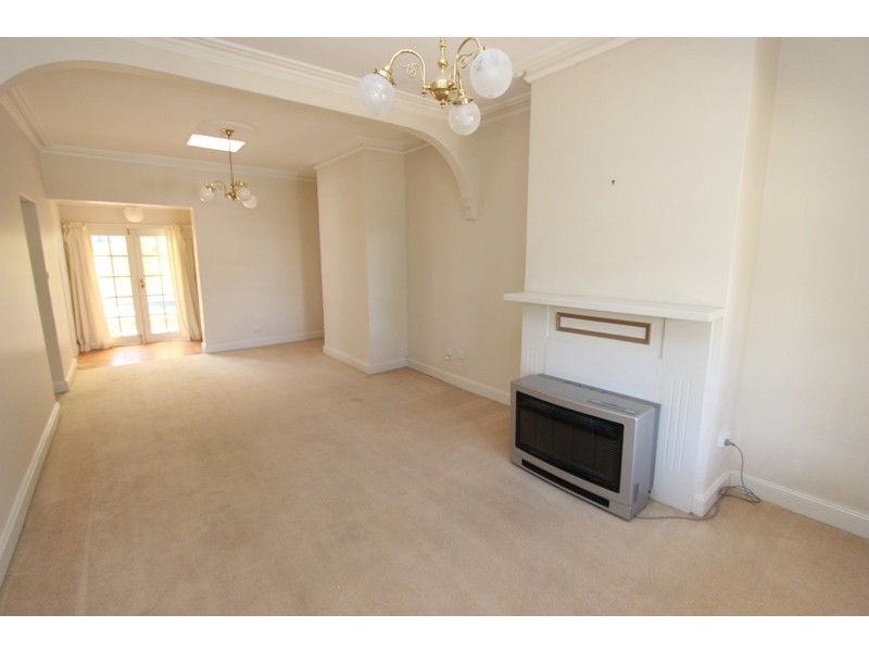 201 Peel Street, Bathurst NSW 2795