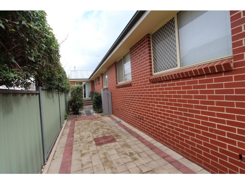 2/28 Torch Street, Bathurst NSW 2795