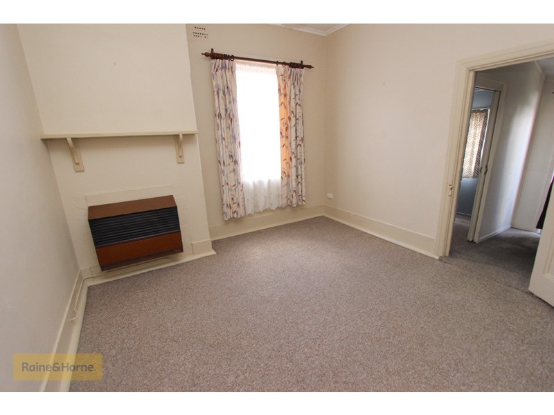 65 Rocket Street, Bathurst NSW 2795