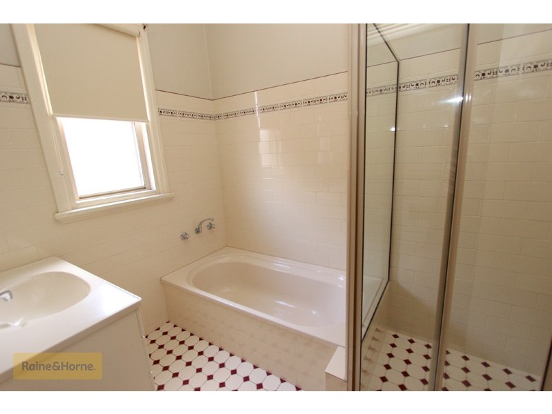 65 Rocket Street, Bathurst NSW 2795