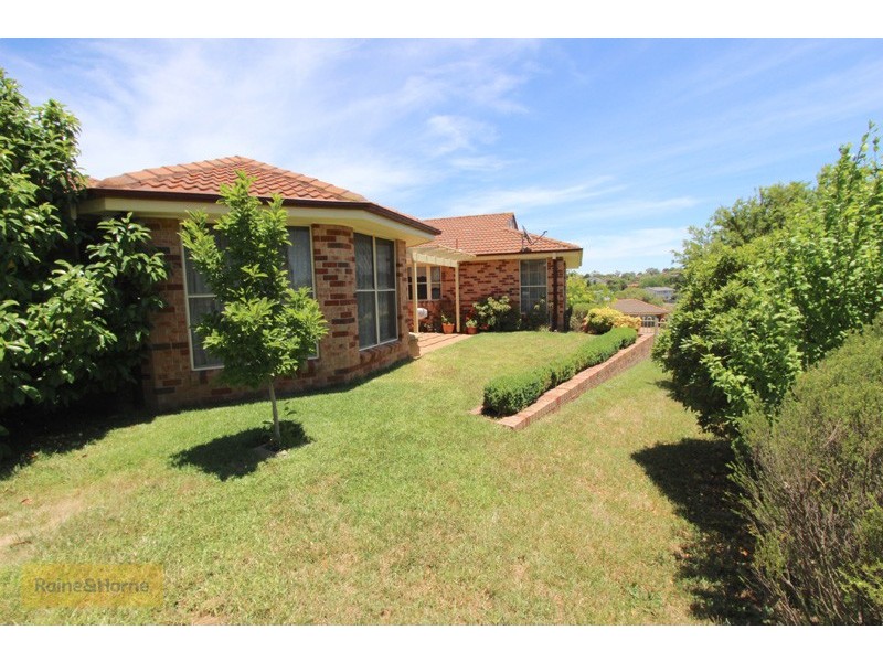 4 Kurumben Place, West Bathurst NSW 2795