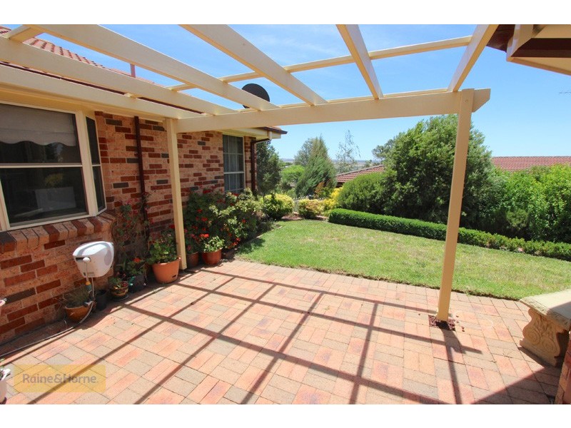 4 Kurumben Place, West Bathurst NSW 2795