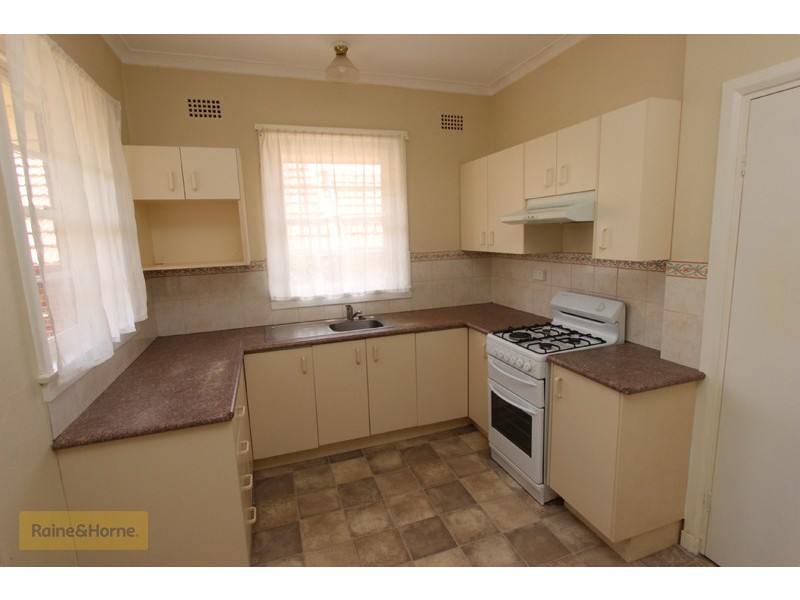 248 Lambert Street, Bathurst NSW 2795