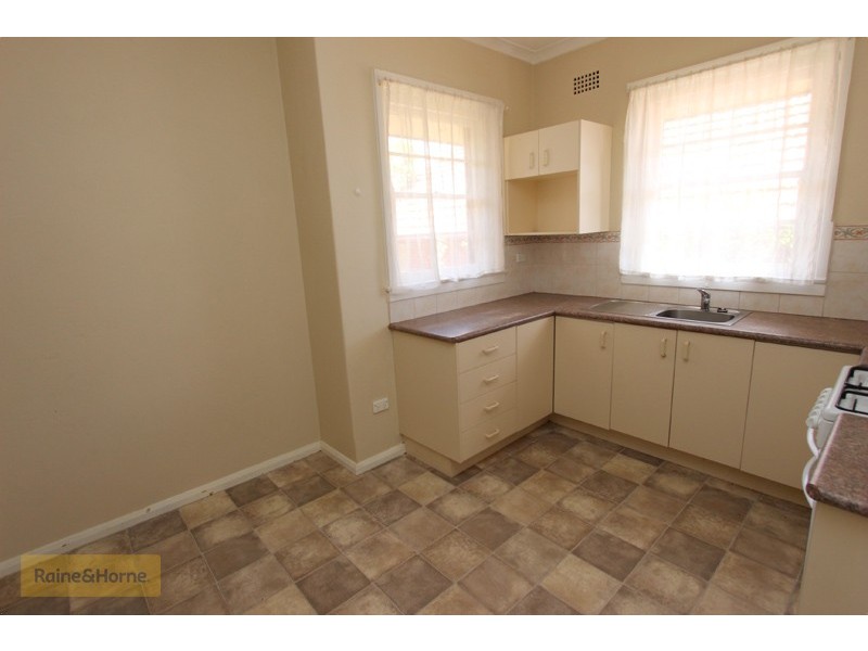 248 Lambert Street, Bathurst NSW 2795