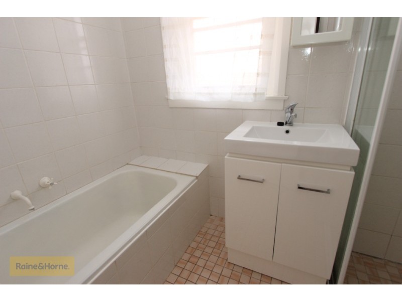 248 Lambert Street, Bathurst NSW 2795