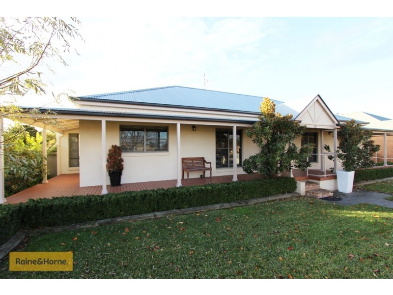 19 Wolery Close, Kelso NSW 2795