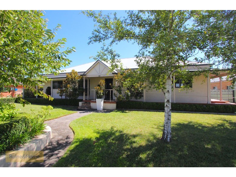 19 Wolery Close, Kelso NSW 2795