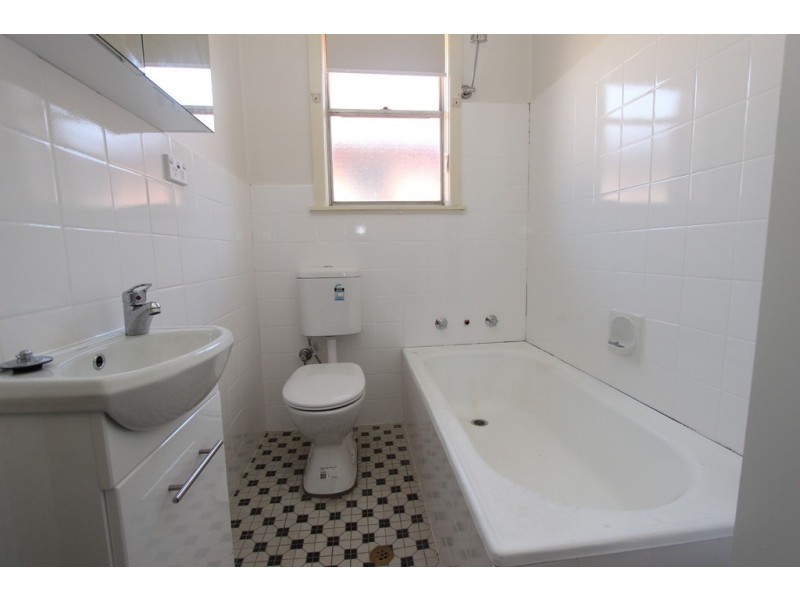 4/277 Russell Street, Bathurst NSW 2795